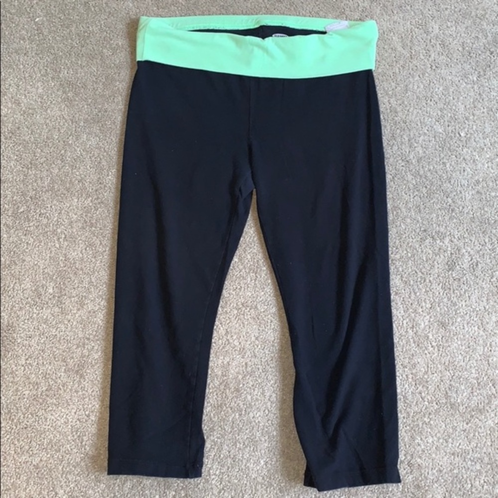 Old Navy Medium Workout Capris Black and Green